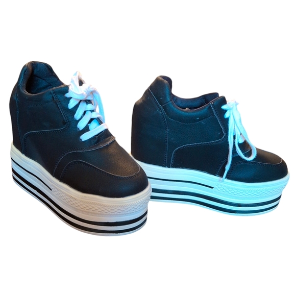 Platform Sneakers Black White Lace-up Women Size 7 - 7.5 - Picture 2 of 16